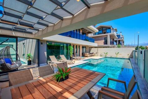 Covered Dining