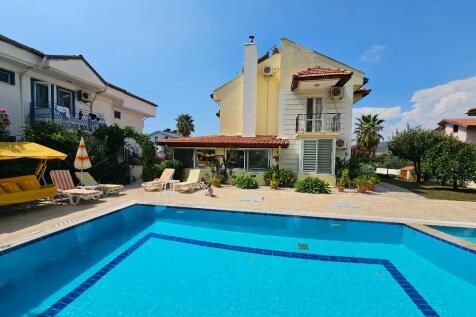 Good sized pool