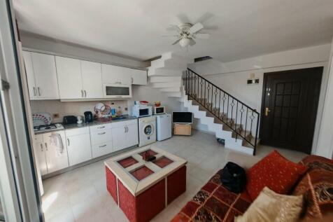 Lounge Kitchen