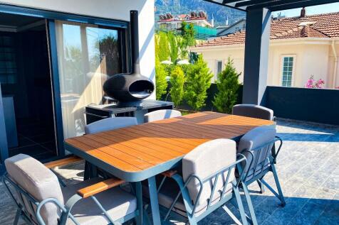 Large dining terrace