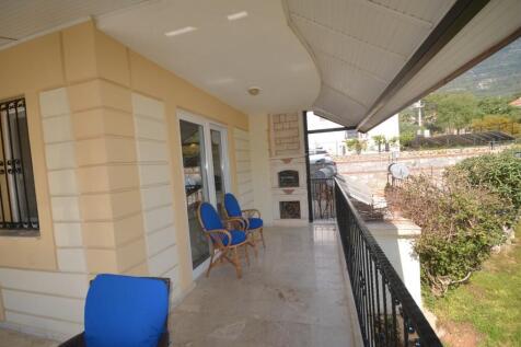 Side Terrace