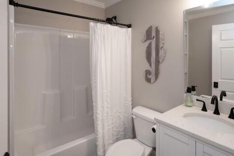 Property Image 100