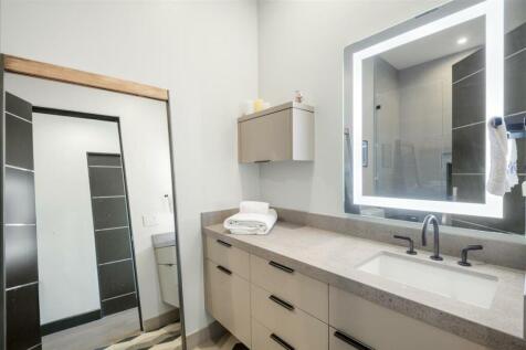 Property Image 100