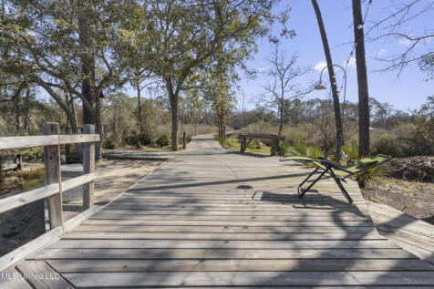 Property Image 100