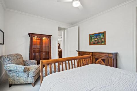 Property Image 100