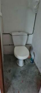 garage toilet 3