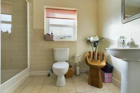 Bedroom 1 En-suite