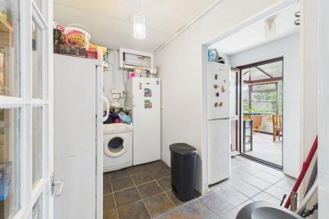 Utility Room &amp; Wc