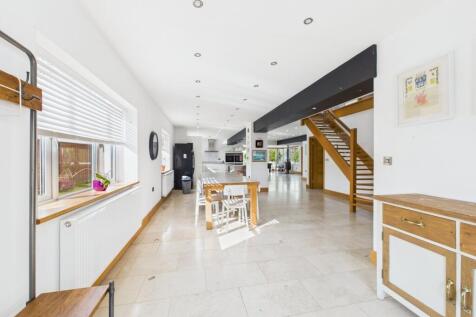 Kitchen/Living Area