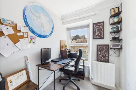 Bedroom 3/Office