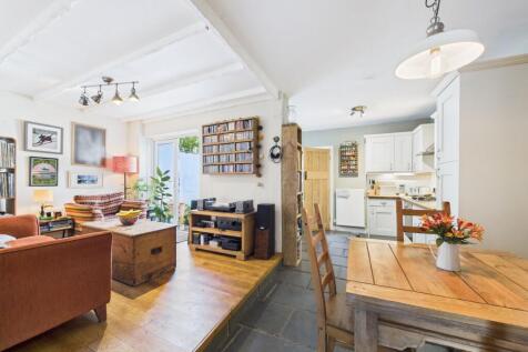 Kitchen/Living Area
