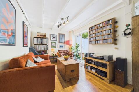Kitchen/Living Area