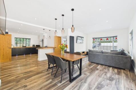 Kitchen/Living Area 1