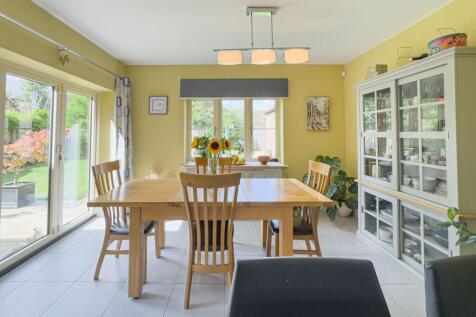 Family Kitchen/Dining Room