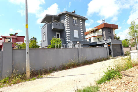 Property Image 4
