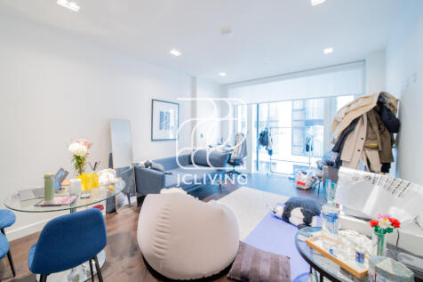 8 Casson Square, London  SE1