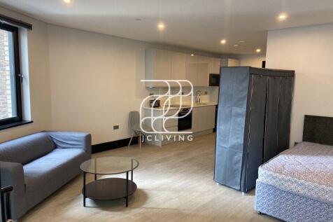 Studio Flat, Buckle street