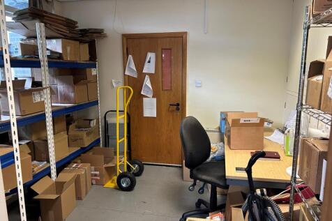 OFFICE T202507251031.jpg