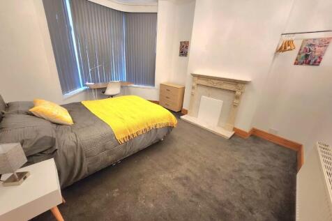 Bedroom 1 £390