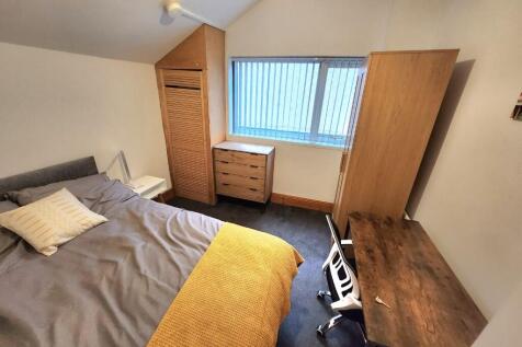 Bedroom 2 £350