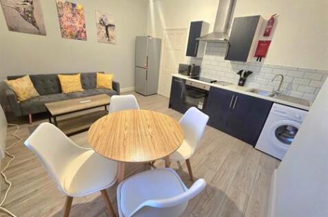 Open plan kitchen/lo