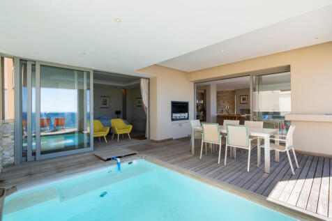 Pool, master &amp; lounge
