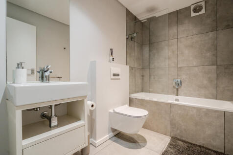 2nd Bathroom
