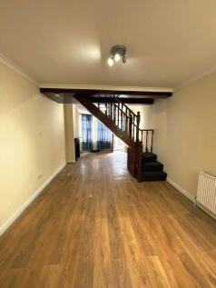 A three bedroom end of terrace house in Bush Hill