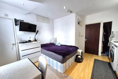 An Extremely Spacious self-contained Studio to Re