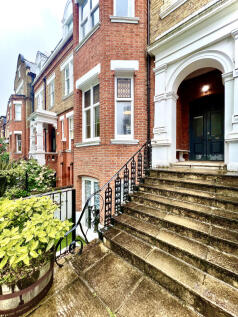 A Beautiful Top Floor, Self-Contained Studio Flat