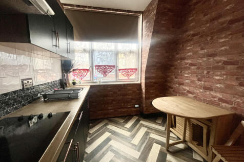 Spacious, Stylish Studio Flat to Rent.