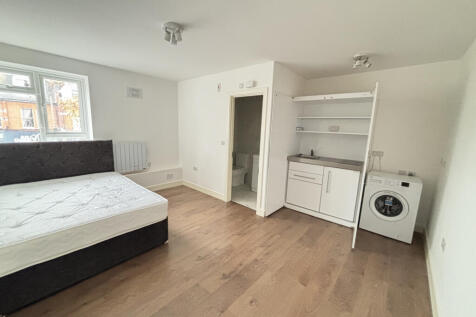A Spacious Self-Contained Studio Located in Colne