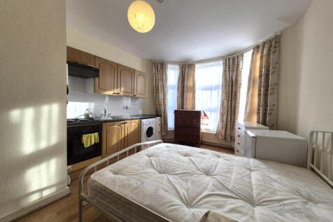 Studio to rent Sylvan Avenue, London N22