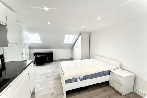 Modern Self-Contained Studio Flat.