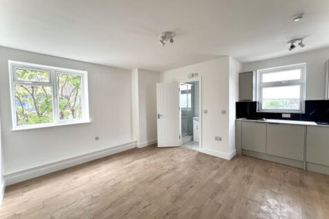 A Newly refurbished, Self-Contained Studio Flat.
