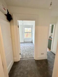Hallway / Entrance
