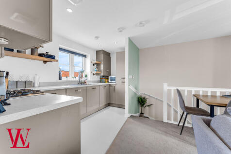 Kitchen / Dining