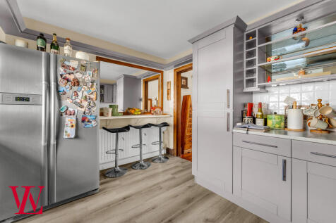 Kitchen / Breakfast Room