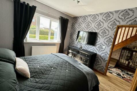 Principal bedroom