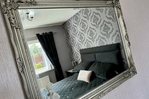 Principal bedroom
