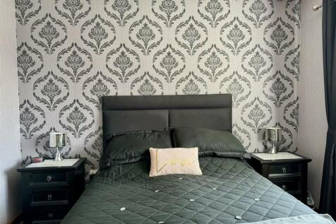 Principal bedroom