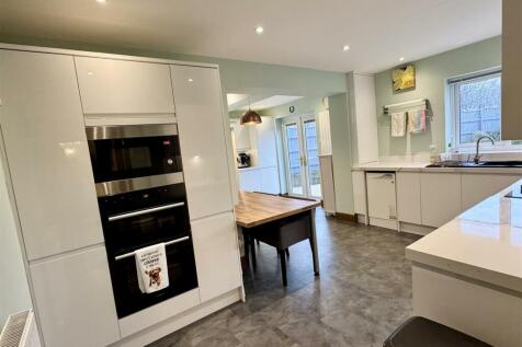 Kitchen/Breakfast  room