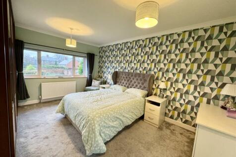 Principal bedroom