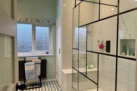 Ensuite shower room
