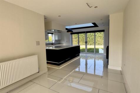 Kitchen/family room