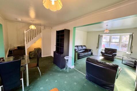 Family/dining room