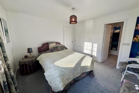Principal bedroom