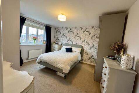 Principal bedroom