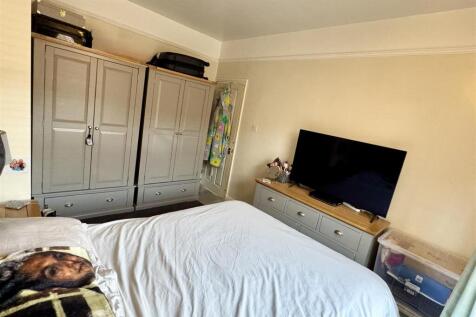 Principal bedroom