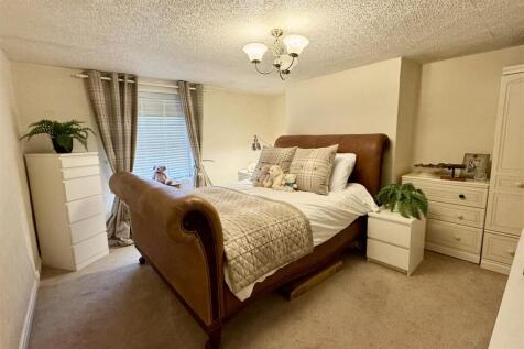 Second bedroom
